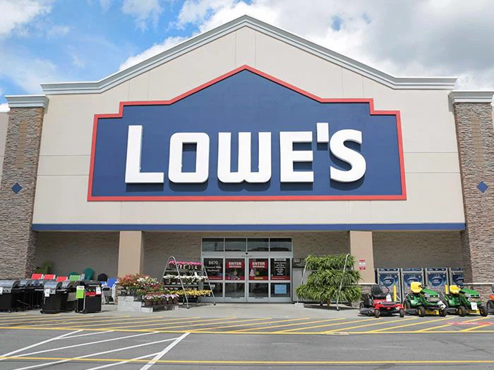 Lowe ir veikala izkārtnēm